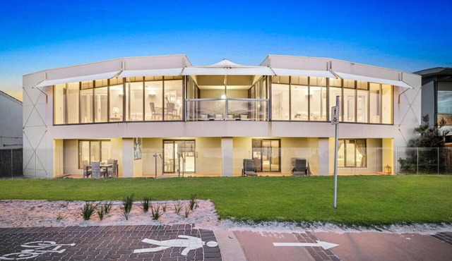 "Absolute Beachfront Luxury" | By Host Solutions