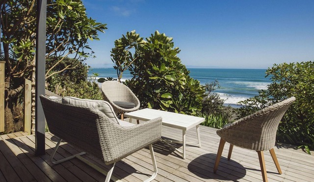 Absolute Beachfront Spa Pool