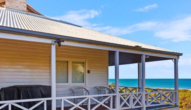 Absolute Beachfront 3BR 2BA Home w/Beach Track