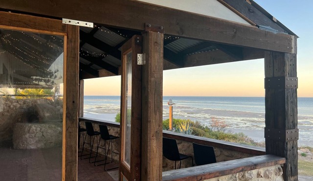 Absolute Beachfront Holiday House with unrestricted Seaview's- Corny Point