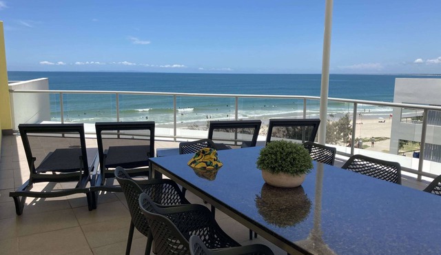 ABSOLUTE BEACHFRONT LUXURY LARGE PENTHOUSE on QLD's SUNSHINE COAST