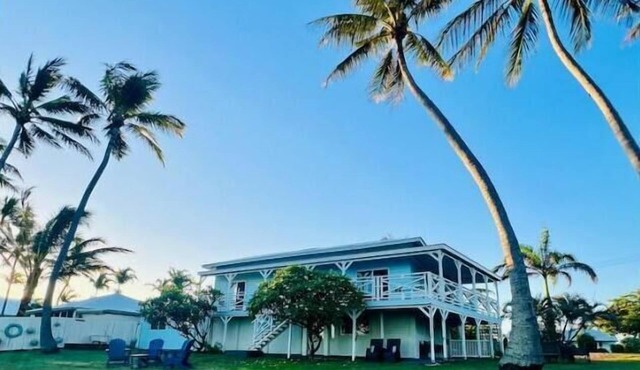 Absolute Beachfront Bowen Beach House-family time