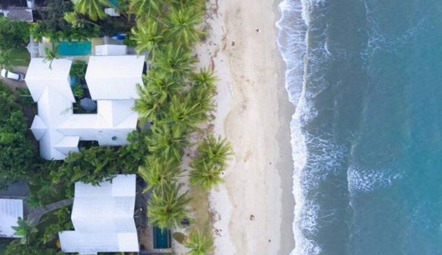 Absolute beachfront uninterrupted view to Port Douglas on unspoiled Newell Beach