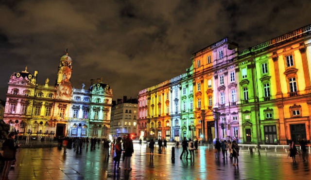 Absolute calm, along the Quai de Saône