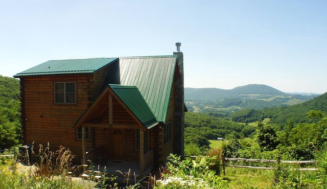 Absolute High - 3BR/2BA near West Jefferson w/Long Range Views, Gas F/P