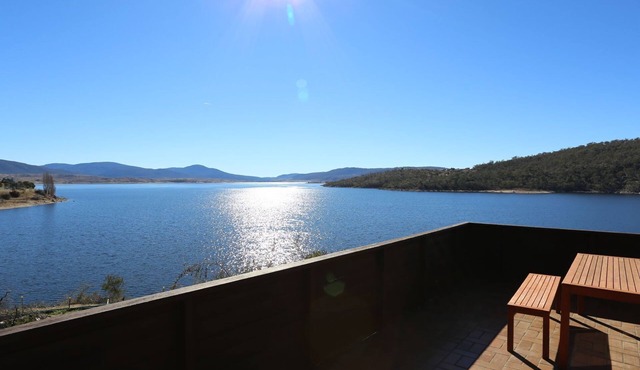 Absolute lakefront, stunning position right in Jindabyne