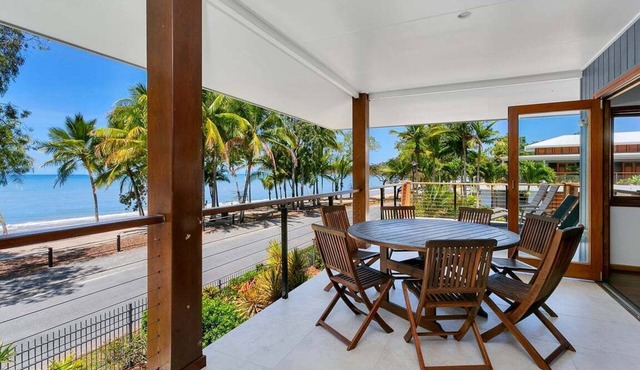 Absolute Luxury Beachfront Holiday House