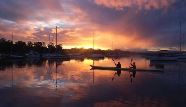Absolute water jetty decks bbq’s kayaks billiards fab sunsets 55 min up freeway