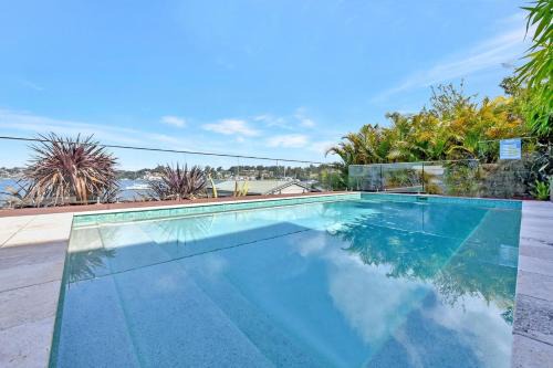 Absolute Waterfront Lakehouse Fishing Point Waterfront Pool Jetty