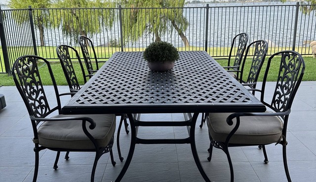 Absolute waterfront modern 4 bedroom property in Woodlands area of Yarrawonga