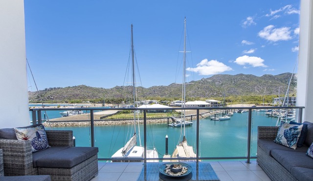 Absolute Waterfront Magnetic Island