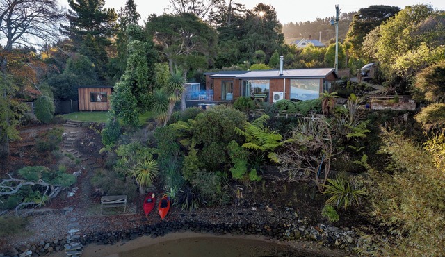 Absolute waterfront retreat with outstanding views, just 15 min north of Dunedin