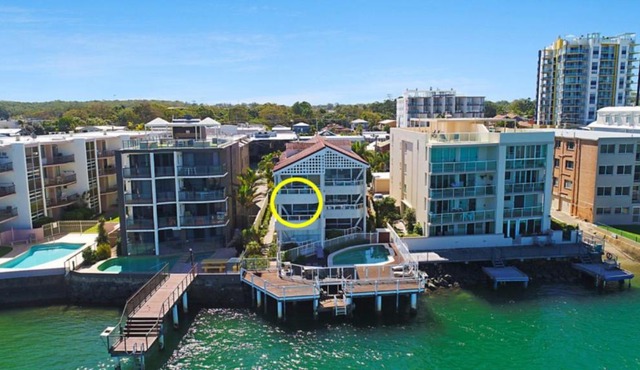 Absolute Waterfront On The Pumicestone Passage