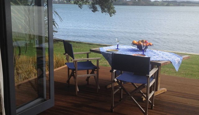 Absolute Waterside Serenity with full kitchen - only 1 hour from Auckland