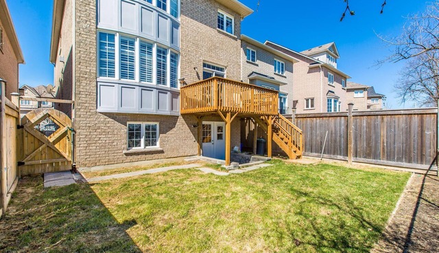 Absolutely Beautiful Walkout Basement Apartment