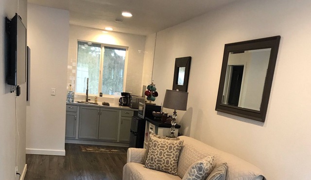 Absolutely gorgeous 2 story Loft, Modern and Quiet in Puyallup, WA