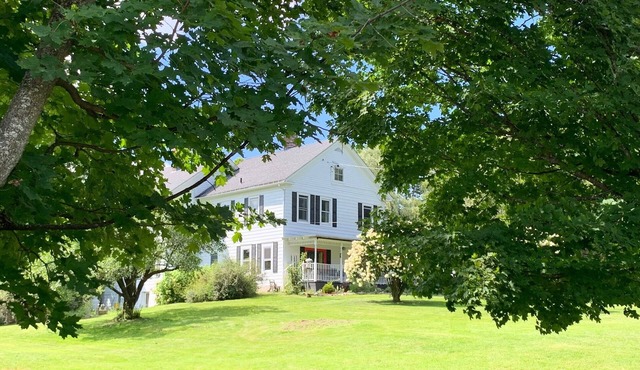 Absolutely Huge 4,000sqft 7 Bedroom, 5.5ba Historic Manor House