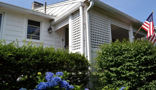 "Absolutely lovely. The cottage, the beach, the town, the owners."