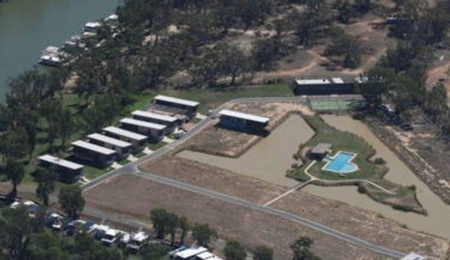 Absolutely Murray River Frontage @ Deepcreek marina moama