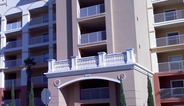 Absolutely stunning one bedroom timeshare/resort right next door to Disneyland.