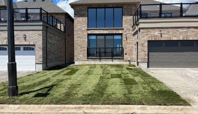 Absolutely Stunning prestigious Penryn golf & country club Lake Ontario facing