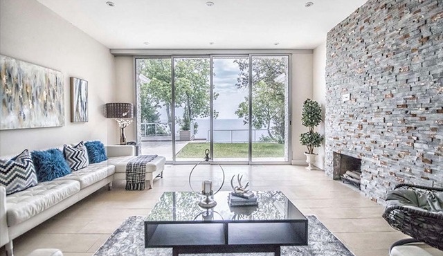 Absolutely Stunning Views Of Lake Ontario
