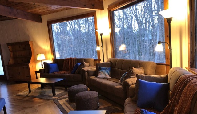 Absolutely Stunningly Beautiful, Private and Secluded Cottage 40 Minutes from Toronto!