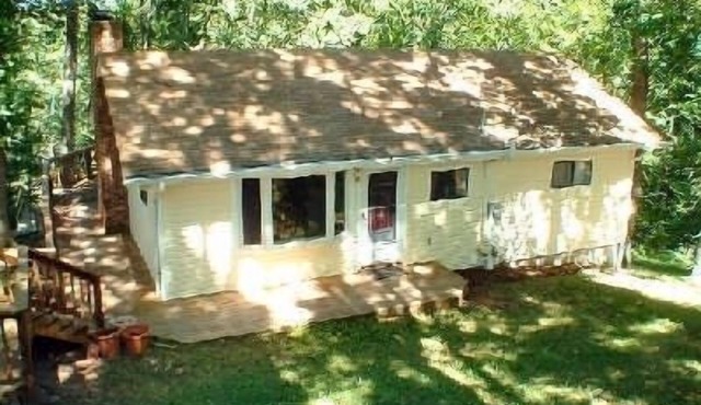 Abundant Peace; Lakefront House with Dock, Canoe, Kayaks and WiFi Internet