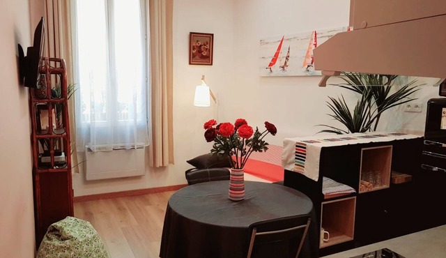 AC, central location, 6 pers, 15 min from the sea