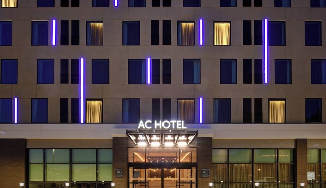 AC Hotel by Marriott Columbus Downtown