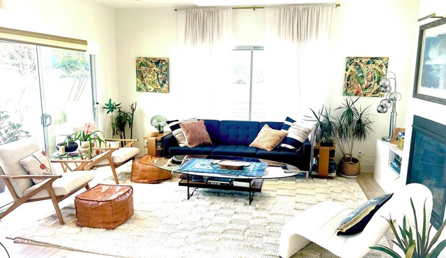 AC, Huge private deck in family friendly area near Beach, Shops and Clover Park