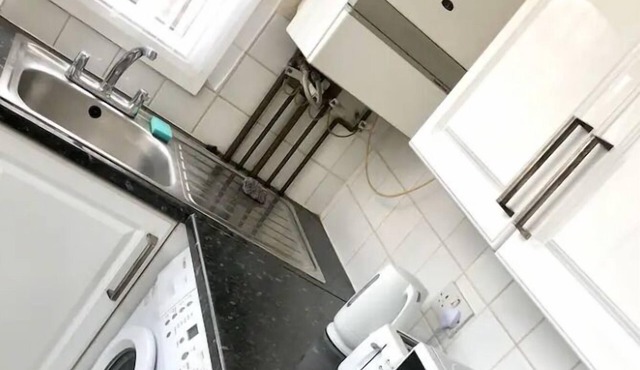 Ac lounge 115 1-Bed Apartment in Rochford