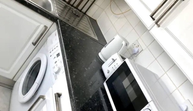 Ac Lounge 115 1-bed Apartment in Rochford