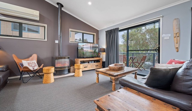 Acacia 2 - Modern 3BR Townhouse l Bath l WiFi l BBQ l Foxtel