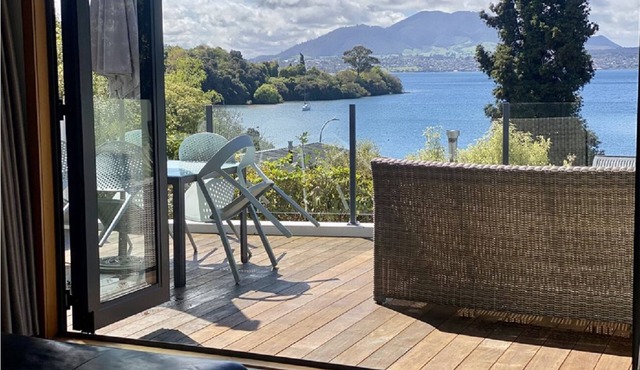 Acacia Bay beauty, stunning views, spa pool, substantial boat & car parking.