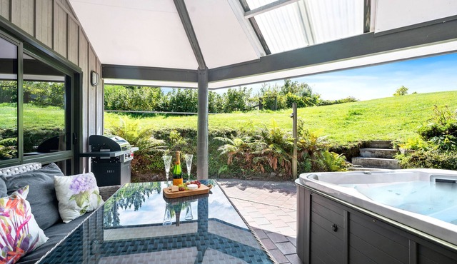 Acacia Heights - Garden Cottage - Taupo