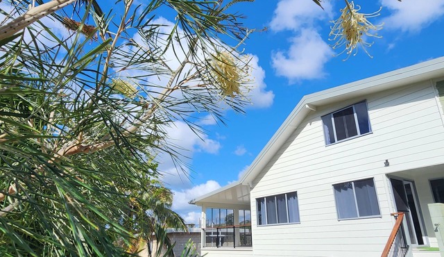 “Acacia” is a modern, spacious 4 bedroom residence with fabulous ocean views.nn