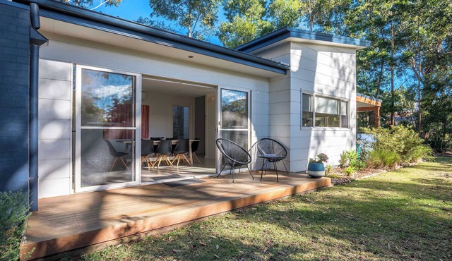 Acacia on Orion Beach - pet friendly coastal home