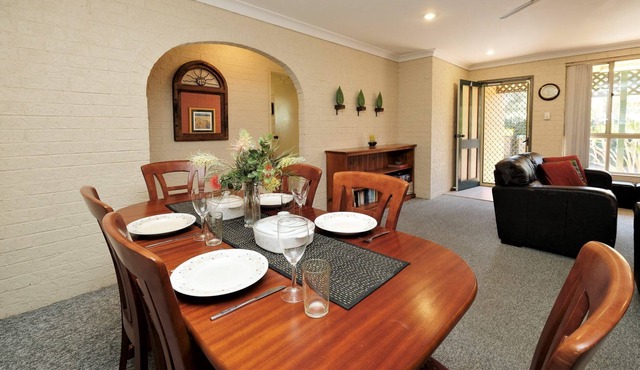 Acacia - Weekly only - Byo linen