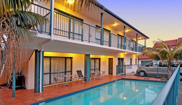 Academy at Botany Motor Inn