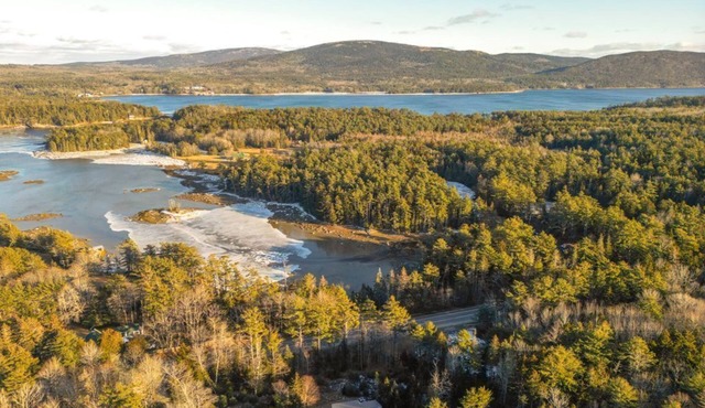 Acadia Game House with Hot Tub