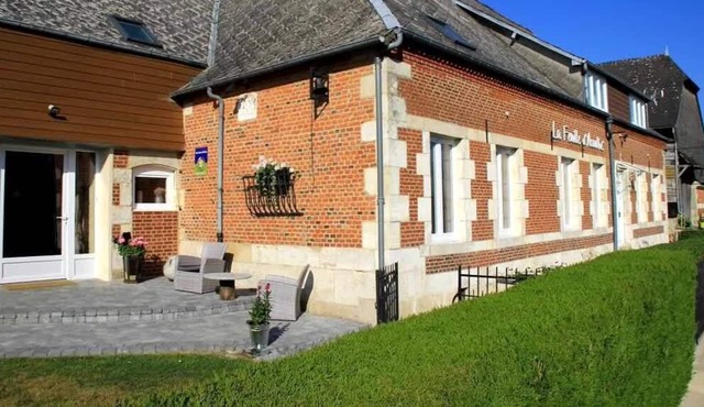 Acanthus Leaf Cottage