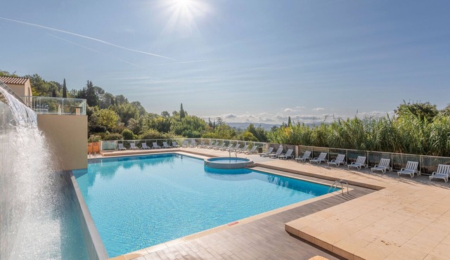 Accès aux piscines | Studio climatisé avec balcon