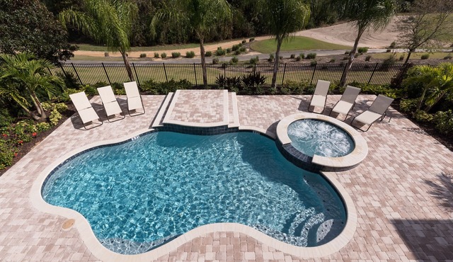 Access to 3 Private GOLF COURSES+2 Waterparks+POOL & SPA+Gameroom+THEATER+Disney