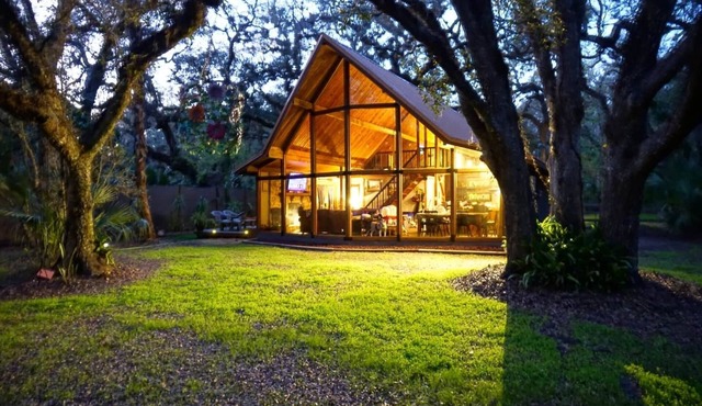 Access to secret spring, free canoes, Pet Friendly. Nature Lovers paradise! Discounts applied for stays longer than 7 days and 30 days!