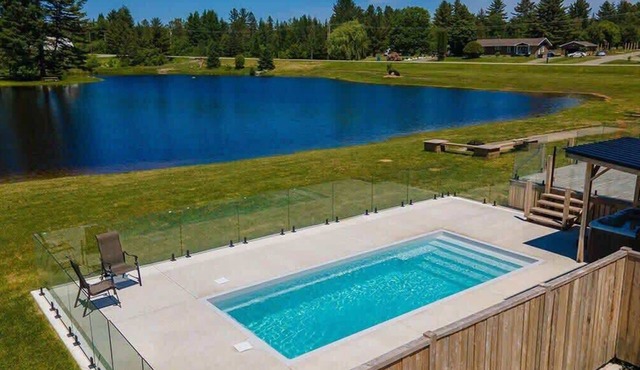 Access to the river - Spa - Inground pool