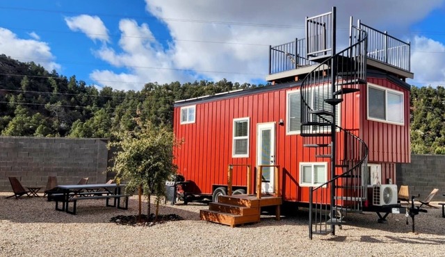 Access Zion and Bryce! Tiny Home with Rooftop Deck, Hot Tub, and Epic Views