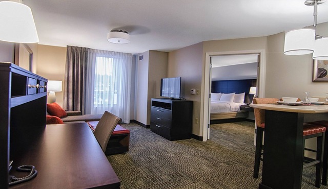 Accessible 1-Bedroom King Suite, Marquette