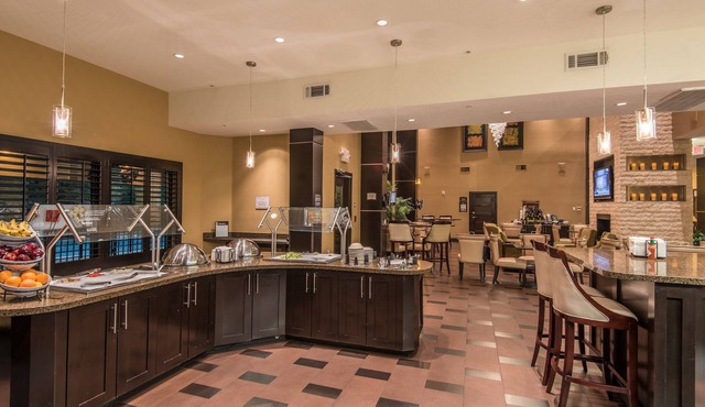 Accessible 1BR Suite | Grab Bars | Irving