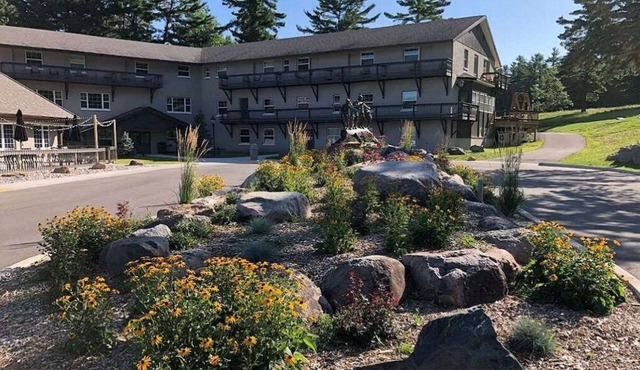 Accessible Cedar Haus Suite | Mountain Serenity